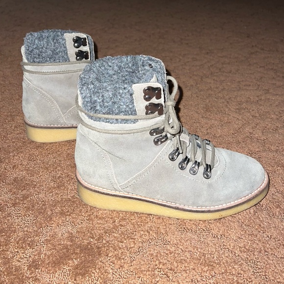 Hiking Boots - Urban Outfitters Gray Suede Gum Sole Winter - Picture 5 of 7